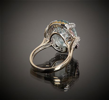Ring vitguld akvamarin diamanter