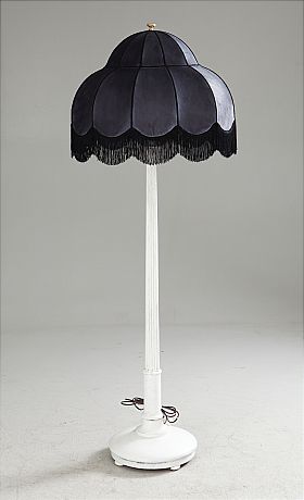 Golvlampa bemålad