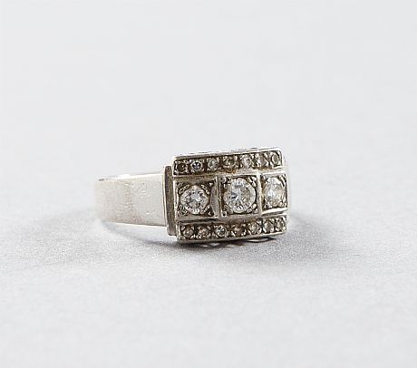Ring med briljanter