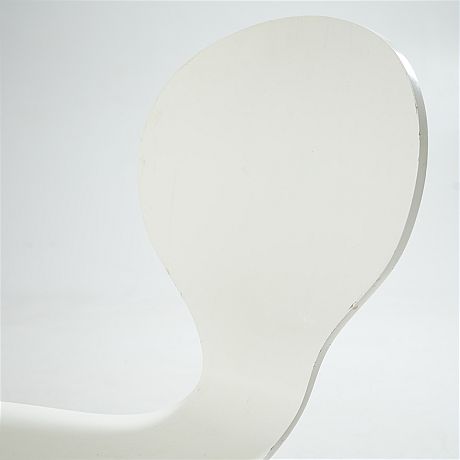 Stolar i formpressat trä