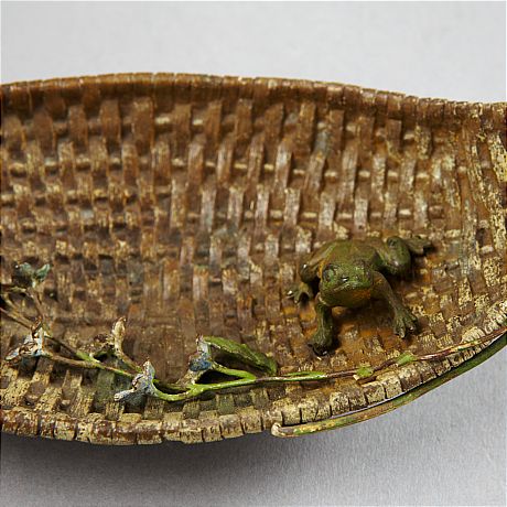 Wienerbrons i form av en korg