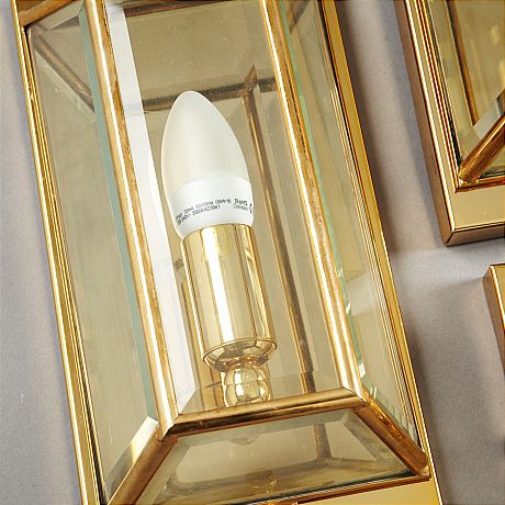 Vägglyktor i mässing