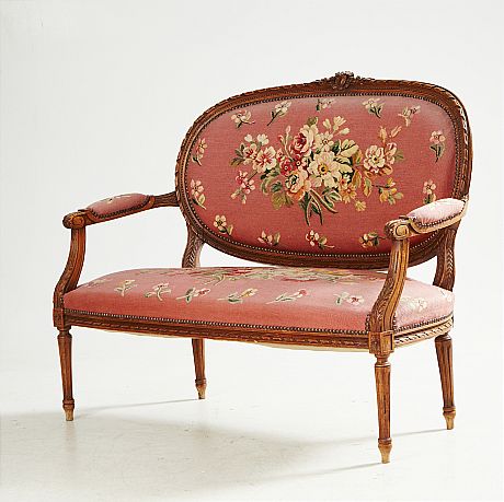 Soffa i gustaviansk stil