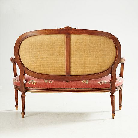 Soffa i gustaviansk stil