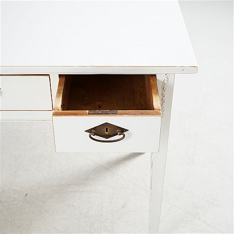 Skrivbord med 3 lådor