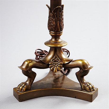 Bordslampa empirestil