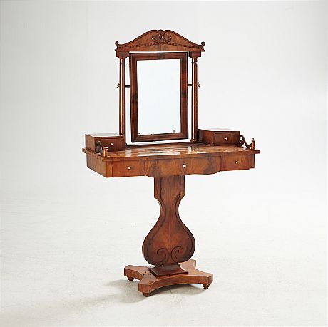 Toilettebord 1800-tal