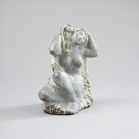 Stenskulptur kvinna och barn