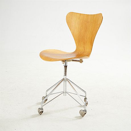 Stol Sjuan Arne Jacobsen