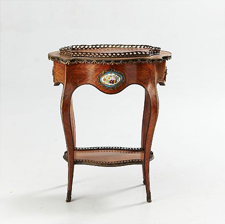 Blombord Louis XV-stil