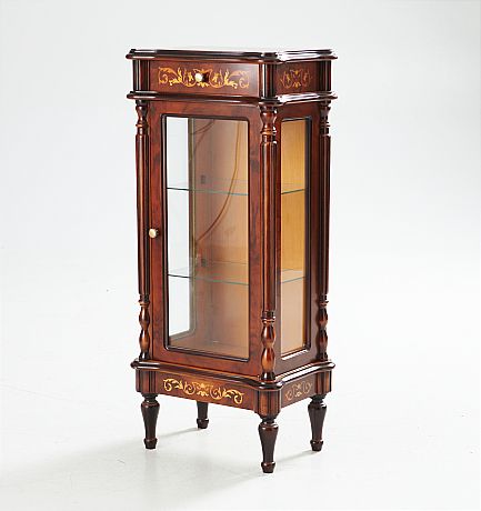 Vitrinskåp i Louis XVI-stil