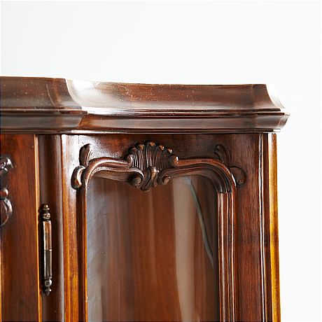Vitrinskåp Louis XV stil