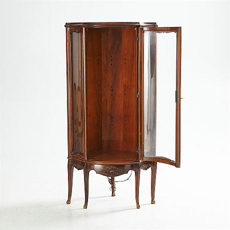 Vitrinskåp Louis XV stil