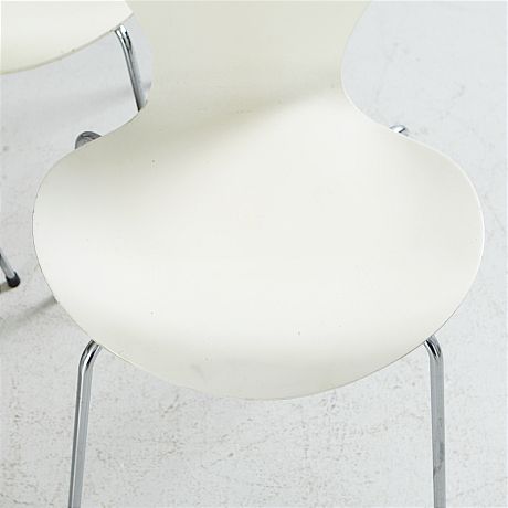 Sjuan stolar Arne Jacobsen