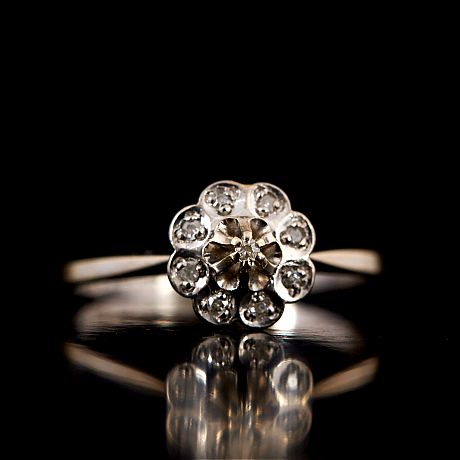 Ring 18 k vitguld diamanter