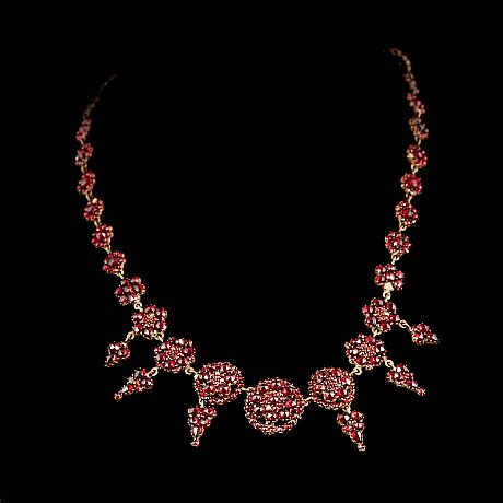 Collier äldre granater