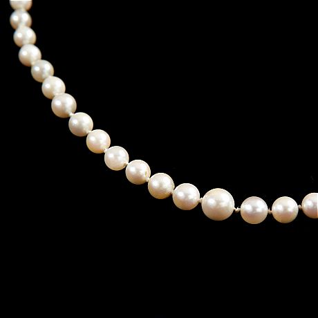 Collier med odlade saltvattenpärlor