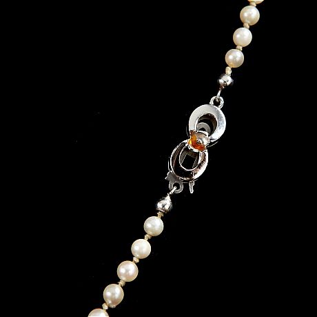 Collier med odlade saltvattenpärlor