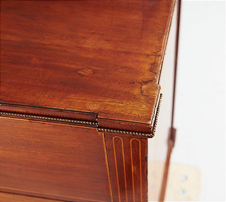 Sengustaviansk byrå i mahogny