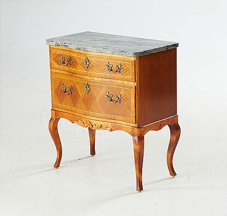 Byrå i Louis XVI-stil