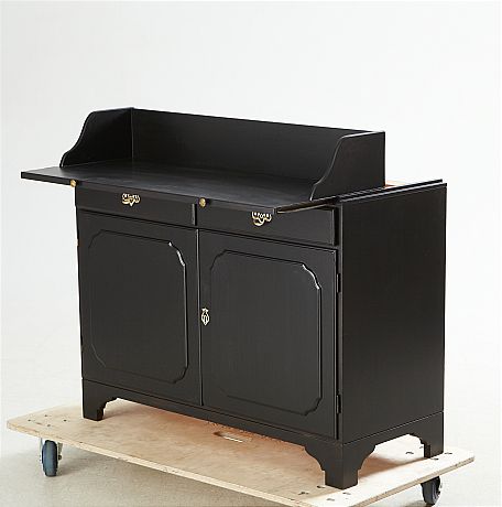 Skänk Blomstermåla möbelfabrik