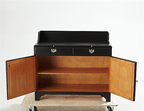 Skänk Blomstermåla möbelfabrik