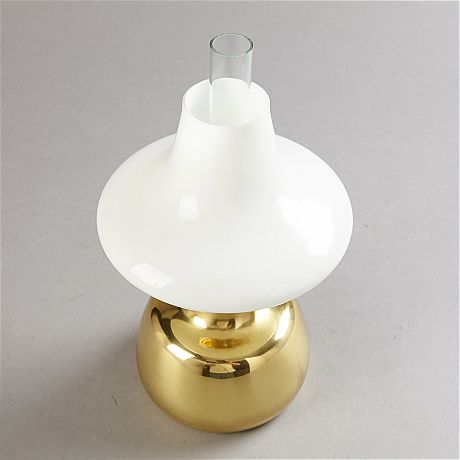 Bordsfotogenlampa Louis Poulsen