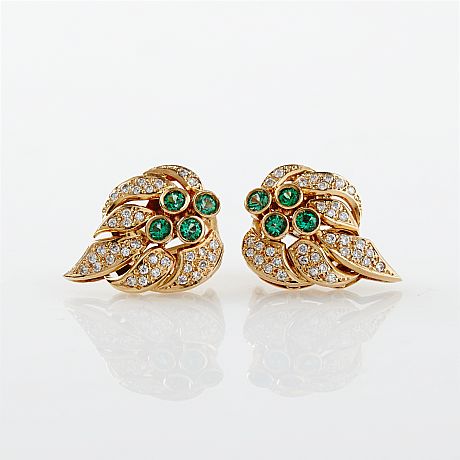 Örhängen 1 par 18 k guld briljanter