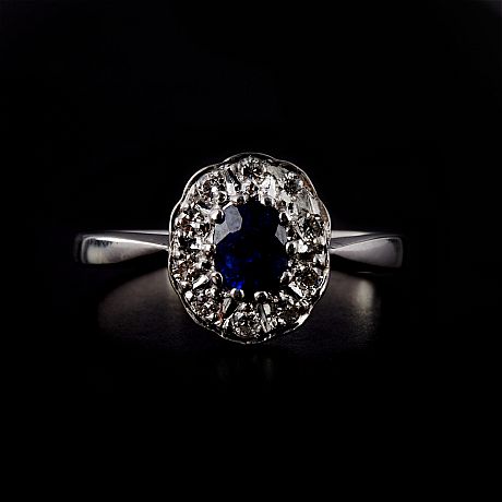 Ring 18 k vitguld safir och briljanter