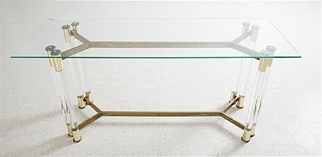 Sideboard med plexiglasunderrede