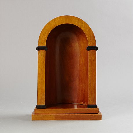 Nisch sannolikt i mahogny