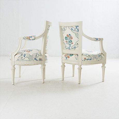 Karmstolar i gustaviansk stil