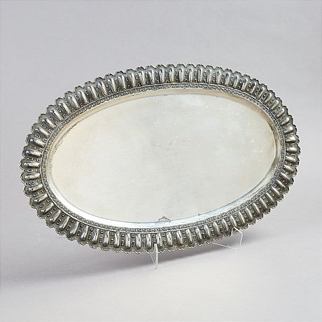Uppläggningsfat i silver