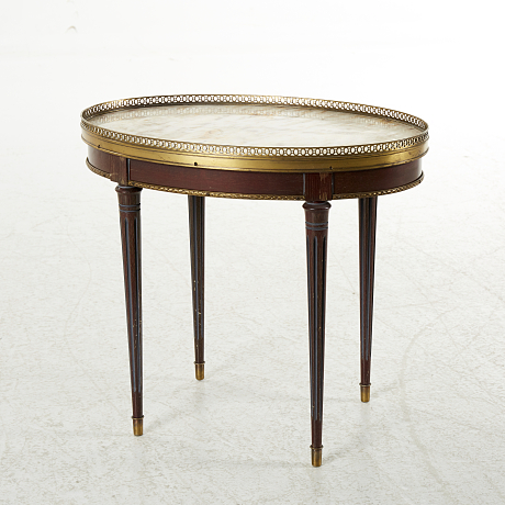 Sidobord gustaviansk stil