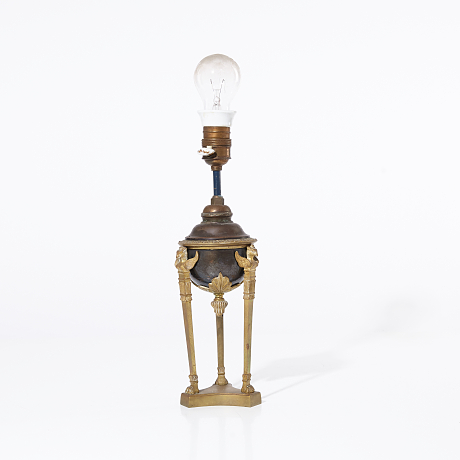 Bordslampa empirestil