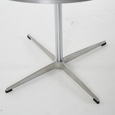 Arne Jacobsen bord Fritz Hansen Supercirkel