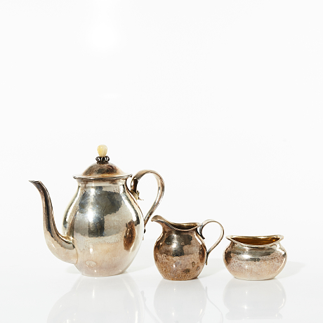 Kaffekanna gräddkanna sockerskål hamrat silver