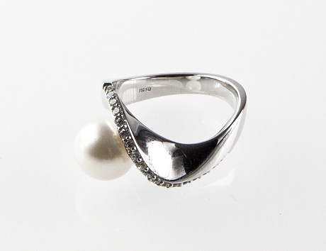 Ring Akoyapärla och diamanter Temaauktion smycken