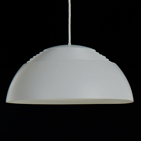 Arne Jacobsen ´´AJ Royal´´ taklampa