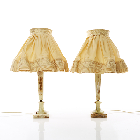 Bordslampor i onyxcalcit