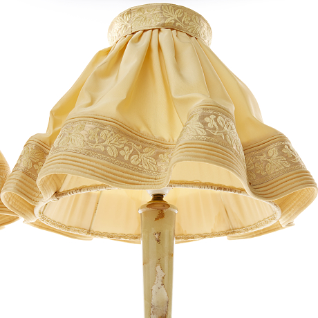 Bordslampor i onyxcalcit