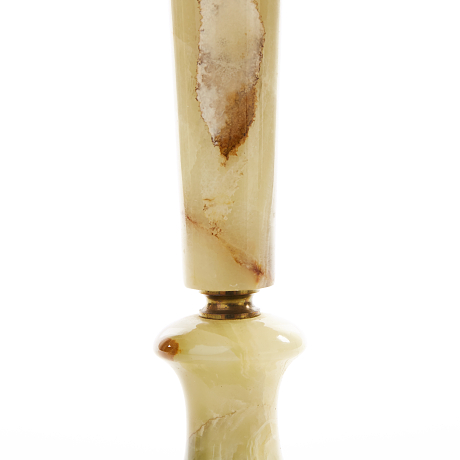 Bordslampor i onyxcalcit