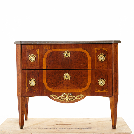 Byrå gustaviansk stil