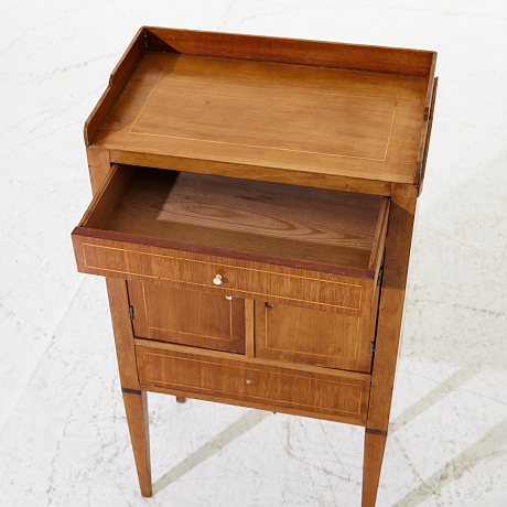 Pottskåp sengustaviansk stil