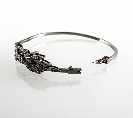 Armring med diamanter