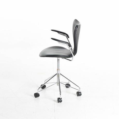 Arne Jacobsen sjuan ´3217´ skrivbordsstol