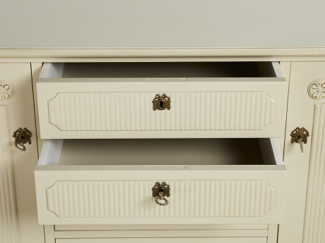 Sideboard gustaviansk stil