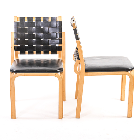 Bord och stolar av Alvar Aalto