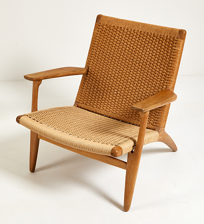 Hans J Wegner,