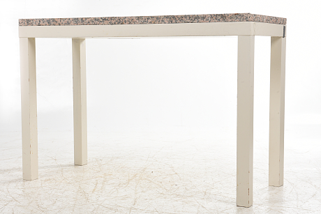 Bord med marmorskiva 1900-tal